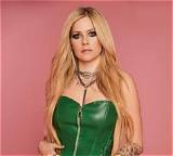 Avril Lavigne's Personal Life: a Deeper Dive into Her Relationships and Experiences