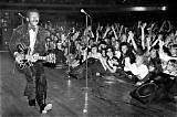 Captivating Rock N' Roll in Los Angeles: Discover the Electric Vibes