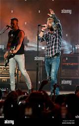 Dierks Bentley Rocks West Palm Beach for an Unforgettable Night!