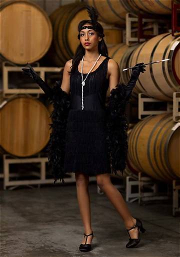 Exclusive Black Flapper Costume: Perfect for Your Roaring Twenties Party