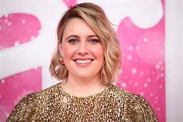Greta Gerwig Biography, Awards and Nominations, Age, Height, Net Worth