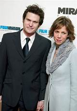 Henry Thomas Actor Third Wife Who Is Annalee