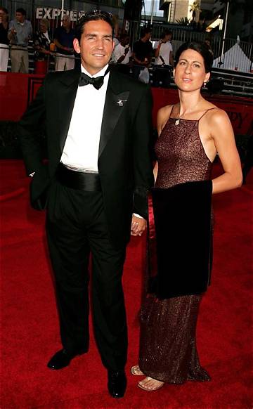Hollywood Beauty Kerri Browitt Caviezel: an Enchanting Star