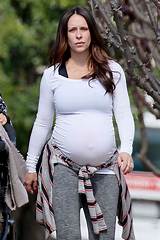 Is Jennifer Love Hewitt Pregnant? the Truth Behind the Actresss Recent Photos