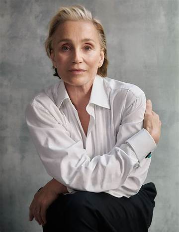 Is Kristin Scott Thomas in a Relationship? Exploring Her Personal Life