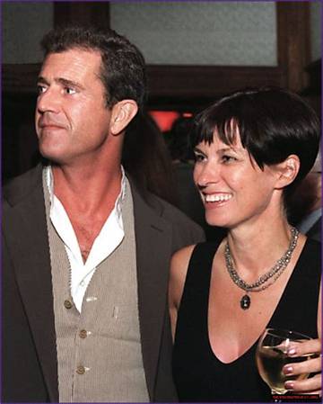 Is Robyn Moore Gibson Living a Single Life? What's Her Net Worth?