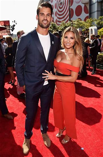 Jessie James Decker's Mouthwatering Chili: a Culinary Sensation