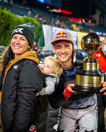 Ken Roczen Is Married to Wife: Courtney Savage. Kids.