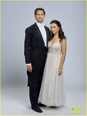 Meet Lacey Chabert and Will Kemp, the Cast of Hallmark's Festive Flick ·