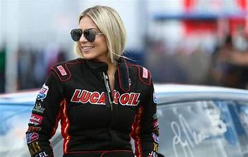 Racing Icon's Age, Wealth, Weight, and Height Revealed