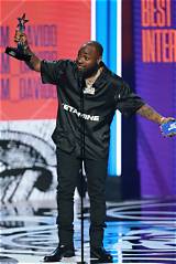 The Ultimate Guide to Davido's Height: Uncover the Facts!