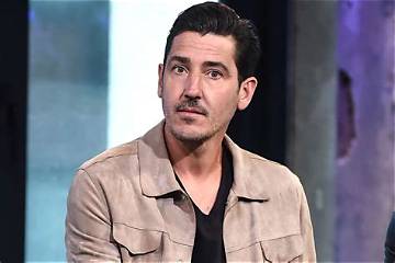 Unraveling the Truth: Jonathan Knight's Parents' Marital Status Revealed