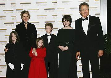 Warren Beatty and His Children Reunite